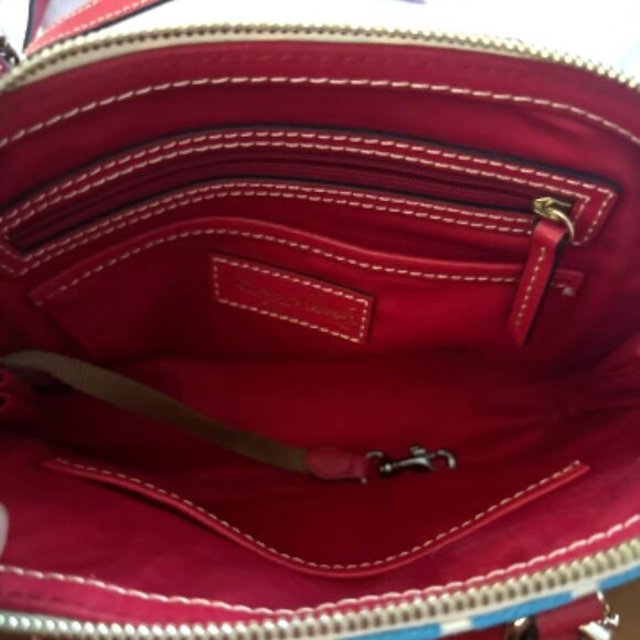 Dooney and Bourke Heart Crossbody Bag Mint Condition - Picture 7 of 7